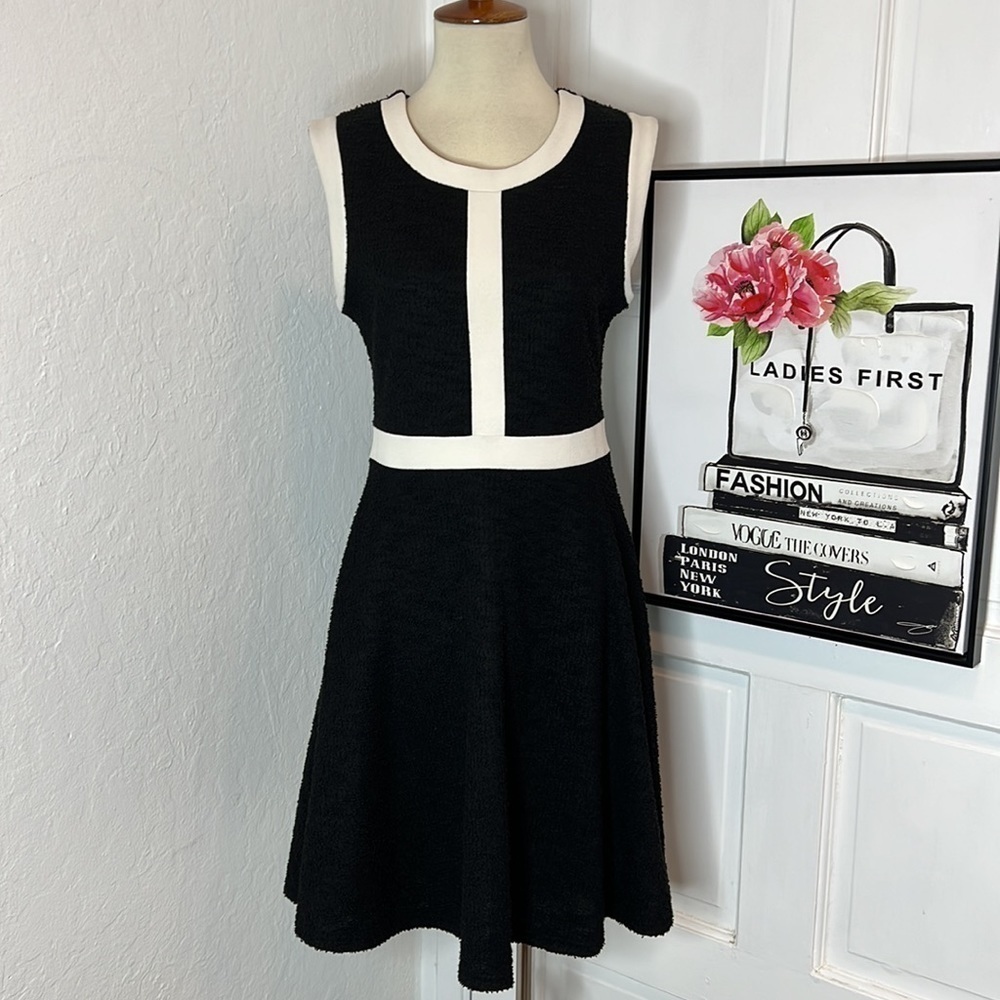 McGinn Black & Ivory Sleeveless Dress Size M/L